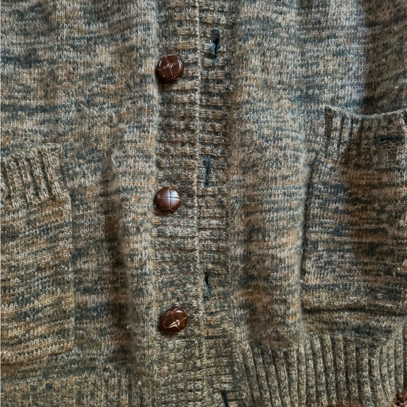 Altamont Cardigan - Picture 2 of 3